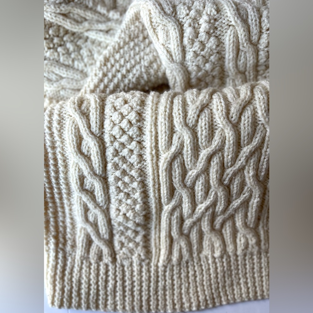 Gorgeous Handmade Classic Knit Cream Chunky Cable Knit Long Line Sweater - Picture 7 of 12